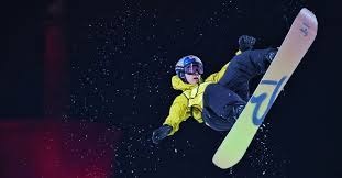 铃木一朗在 2016 年达成生涯第 3000 支安打，以三垒安打方式步入名人堂级殿堂